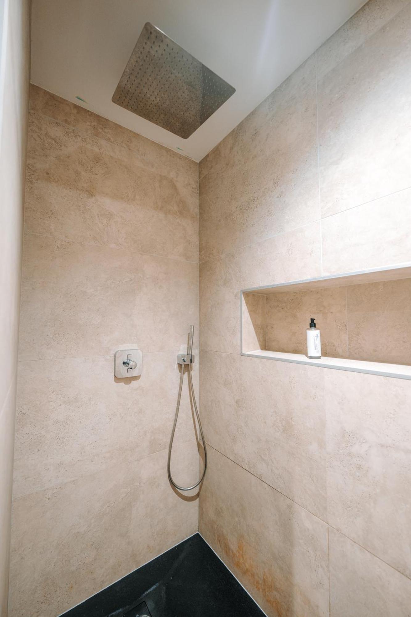 Grand Appartement Rez De Jardin ゲブビレル エクステリア 写真