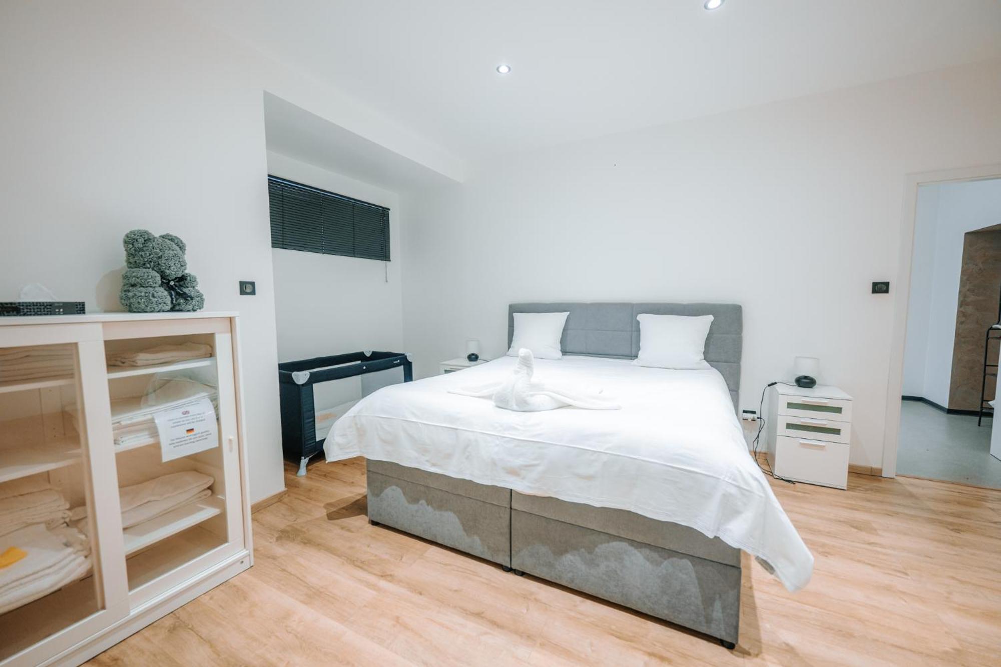 Grand Appartement Rez De Jardin ゲブビレル エクステリア 写真
