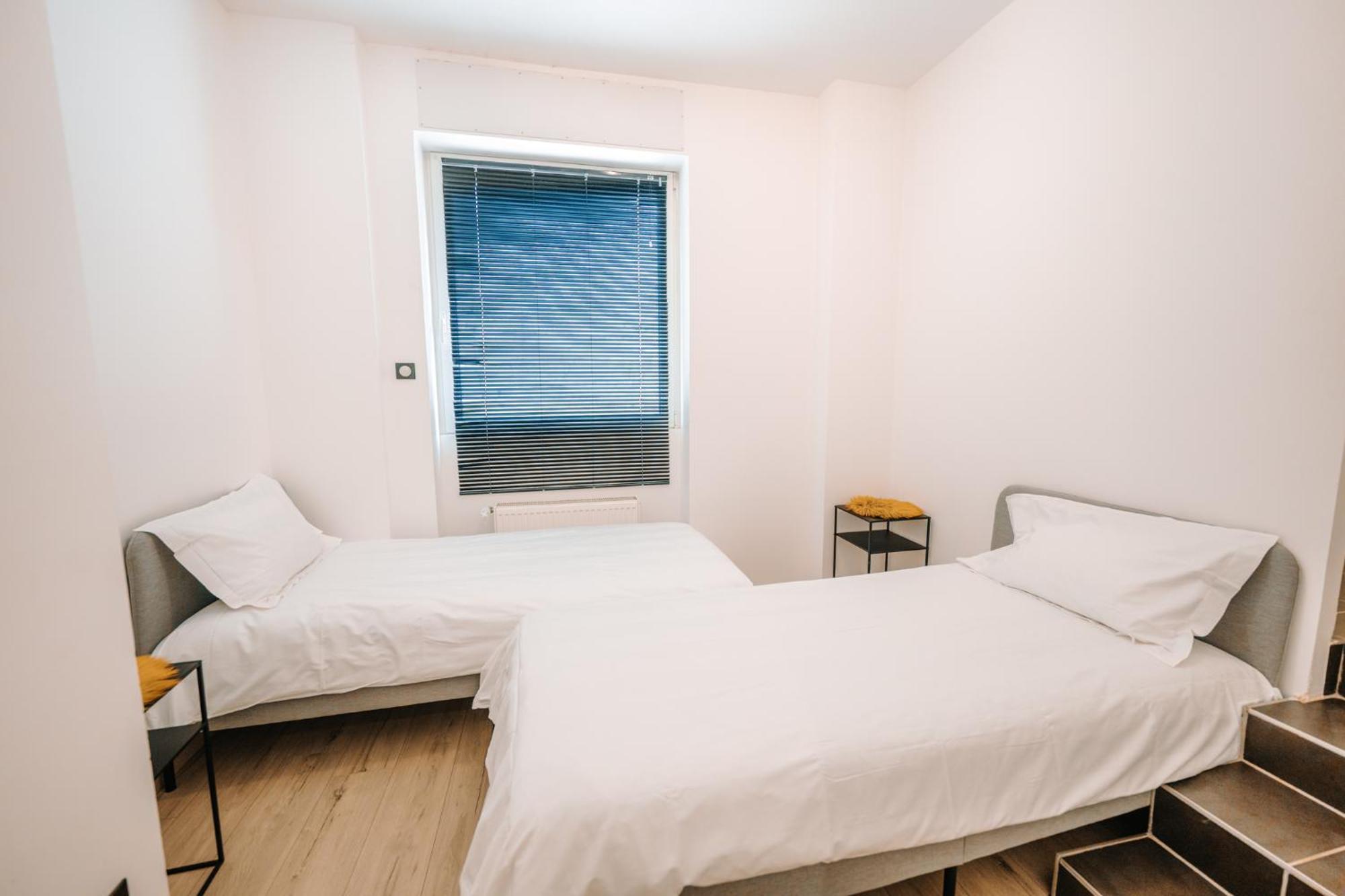 Grand Appartement Rez De Jardin ゲブビレル エクステリア 写真