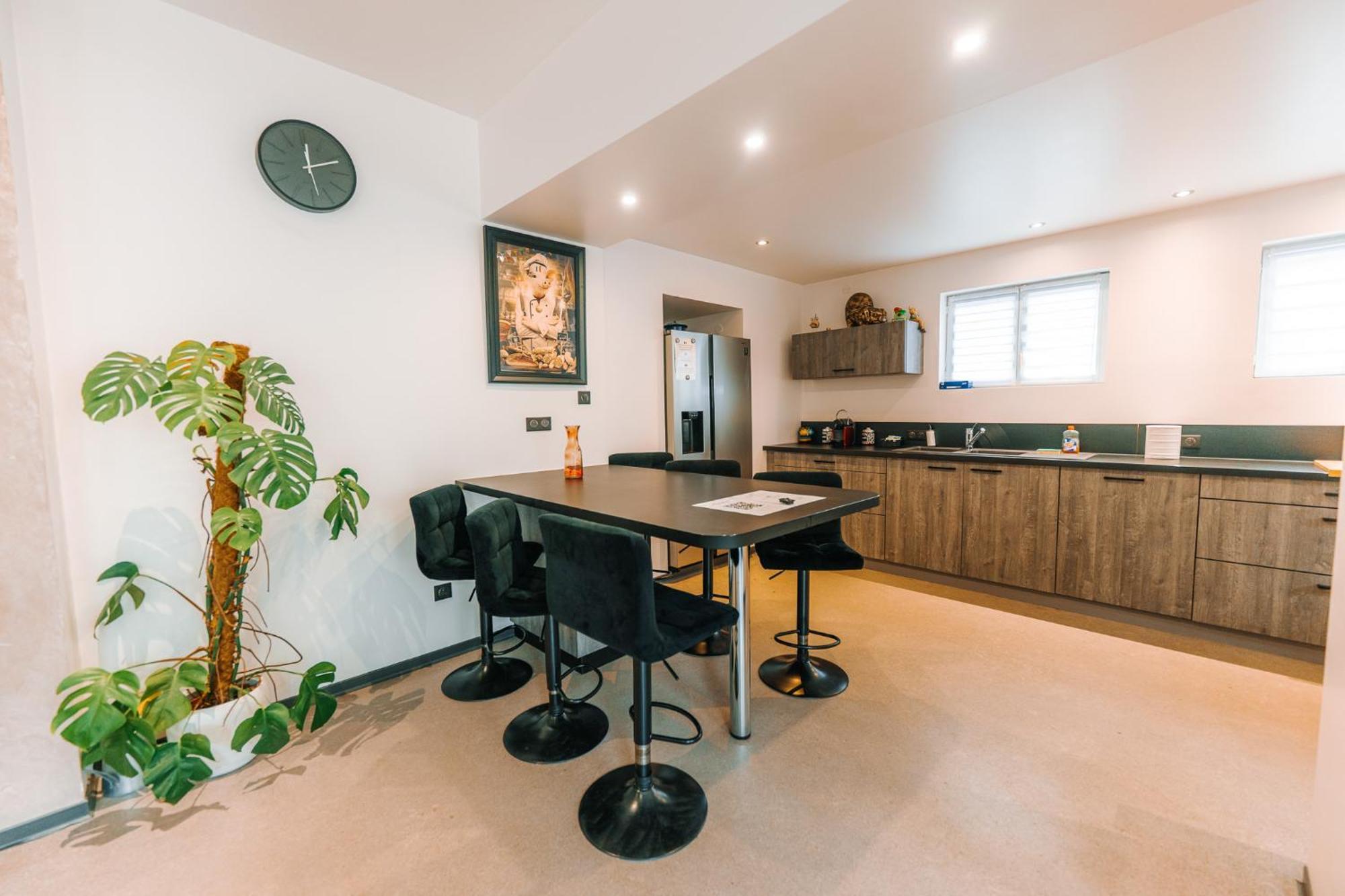 Grand Appartement Rez De Jardin ゲブビレル エクステリア 写真
